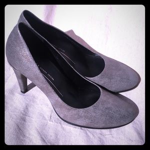 ECCO grey brand new comfortable support pumps